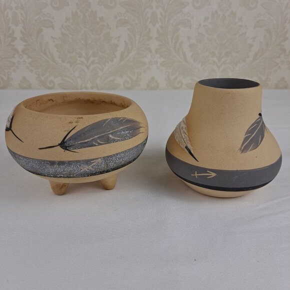 Native American Clay Pottery Vase and Footed Bowl Signed By Gray Feather Vintage - Picture 2 of 10
